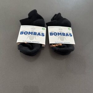Bombas unisex Black  Athletic Socks Tech set of 2 pair of XS socks.